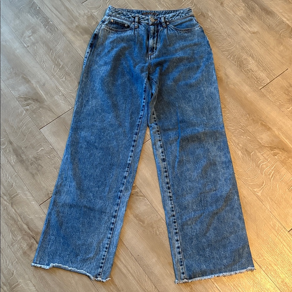 Studio F Wide Leg Jeans Waist 27” Inseam 31.5”